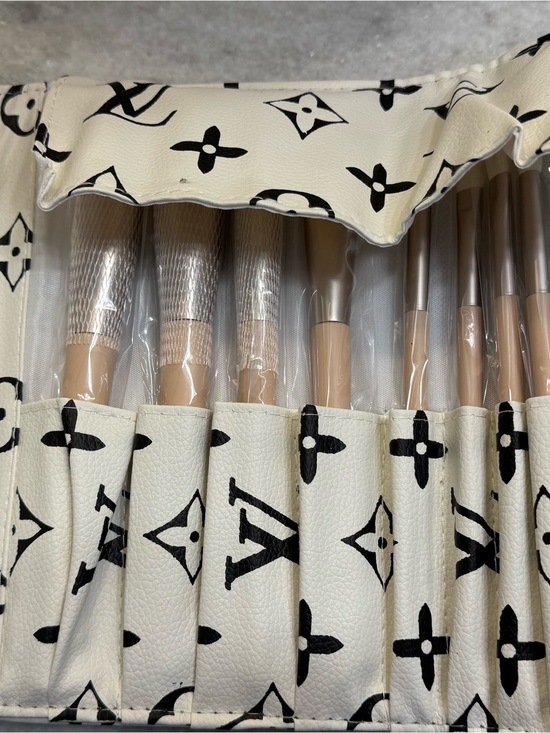 Louis Vuitton Other - Louis Vuitton Cream and Black Brush Set with Monogram Roll